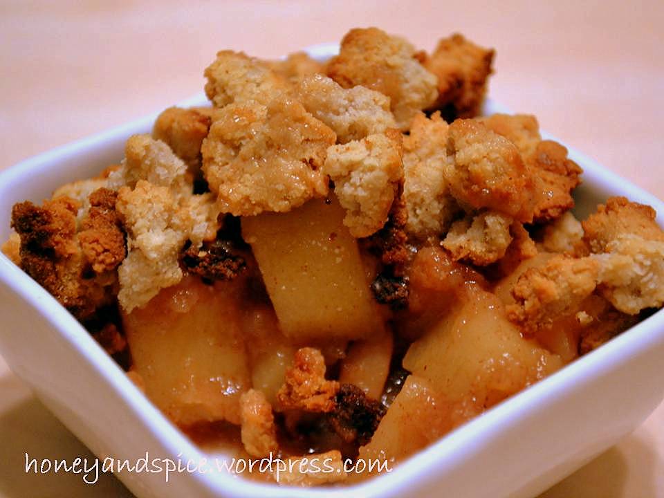 Paleo Apple Crumble (gluten-, dairy-, refined sugar-free) | Honey and ...